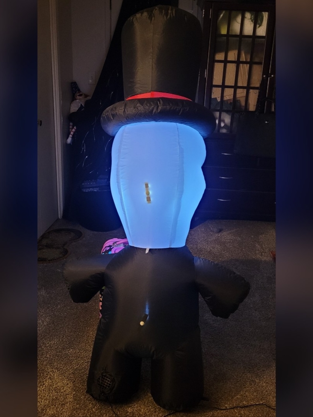 5ft LED Inflatable Muertos Skeleton - Picture 4 of 4
